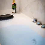Magnifique Montmartre Avec Clim Et Jacuzzi