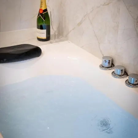 Magnifique Montmartre Avec Clim Et Jacuzzi