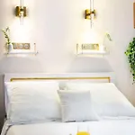 Апартаменты Magnifique Montmartre Avec Clim Et Jacuzzi